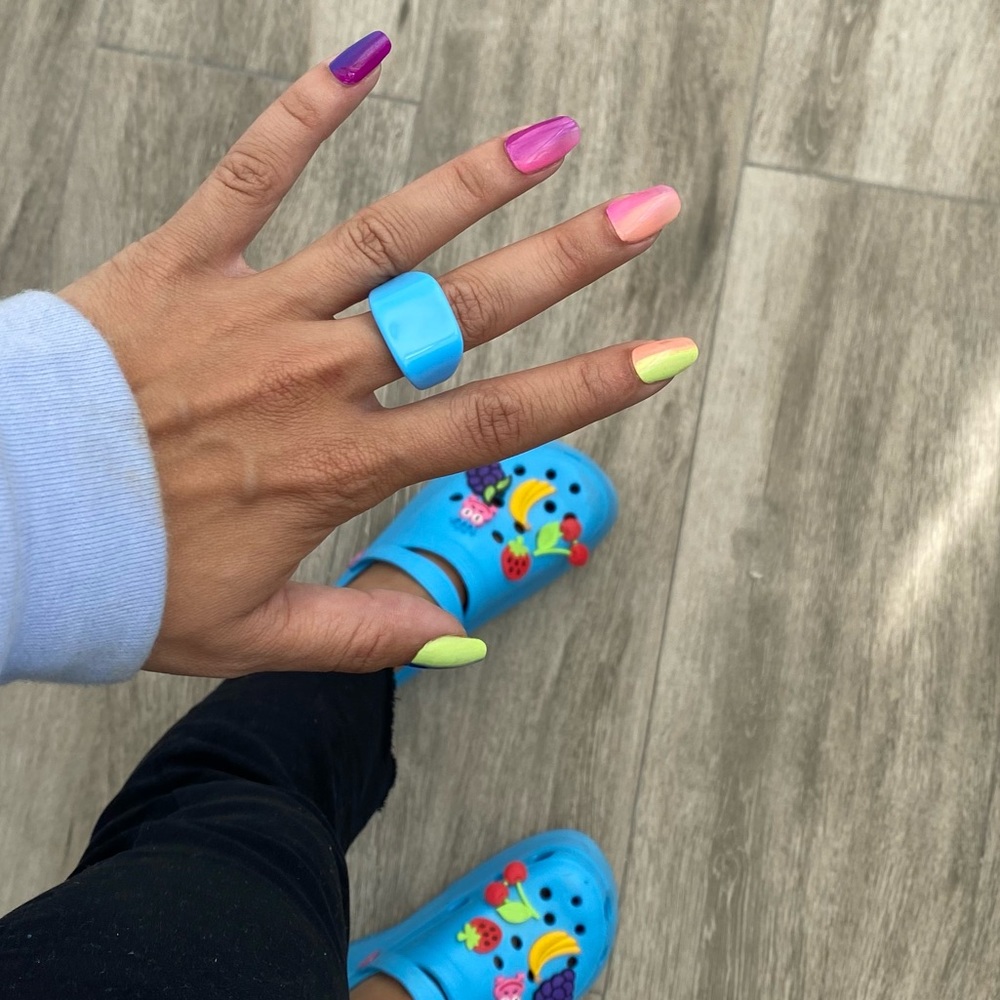 Emma chamberlain square acrylic blue neon ring